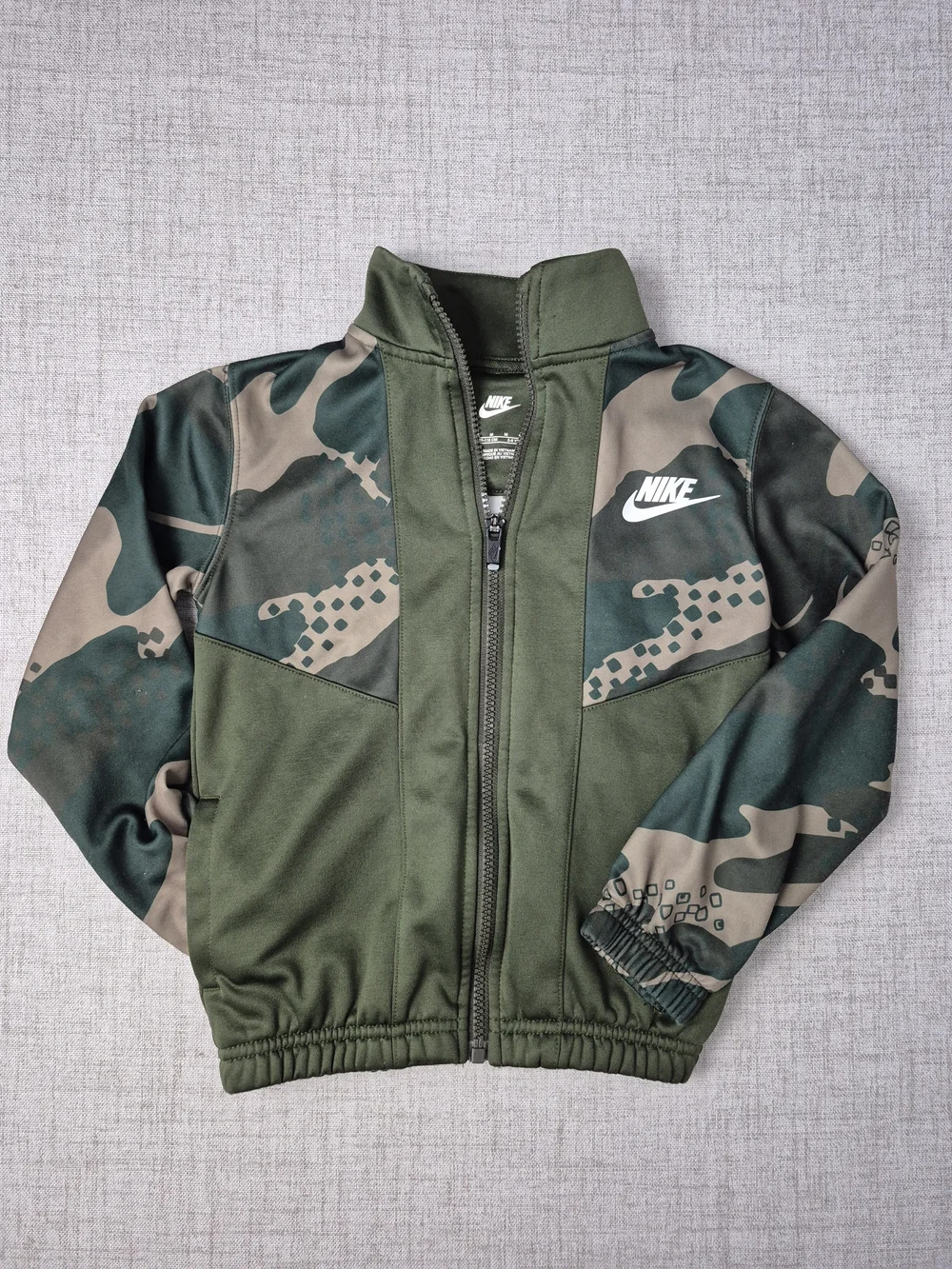 Nike Boys Camo Tracksuit Set Full-Zip Jacket & Joggers Size 6 (5-6Y)